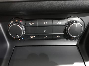 Mercedes-Benz CLA 45 AMG 4Matic 7G NAV BiXEN 18"