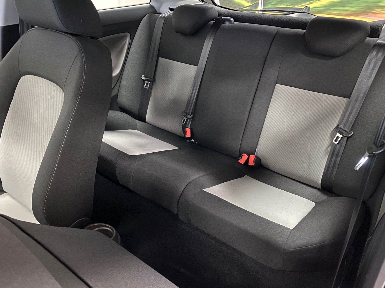 Fahrzeugabbildung SEAT Ibiza SC 1.4 16V Style Viva+BLUETOOTH+KLIMAAUTOM
