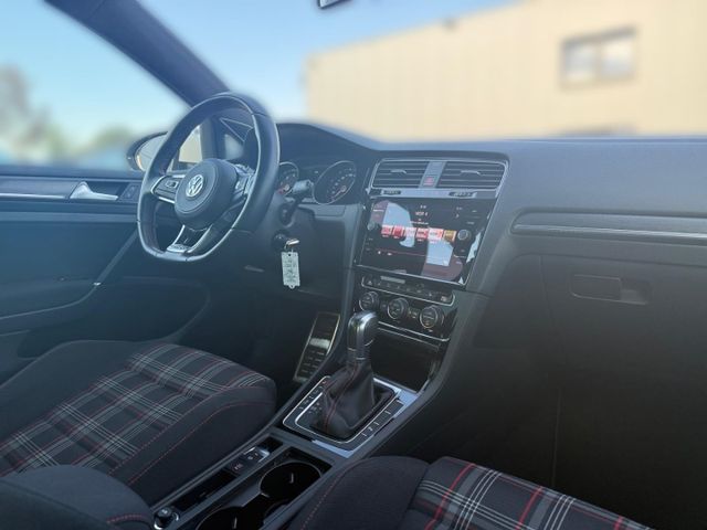 Golf 7 VII 2.0 TSI ACC Dynaudio DCC Apple CarPla