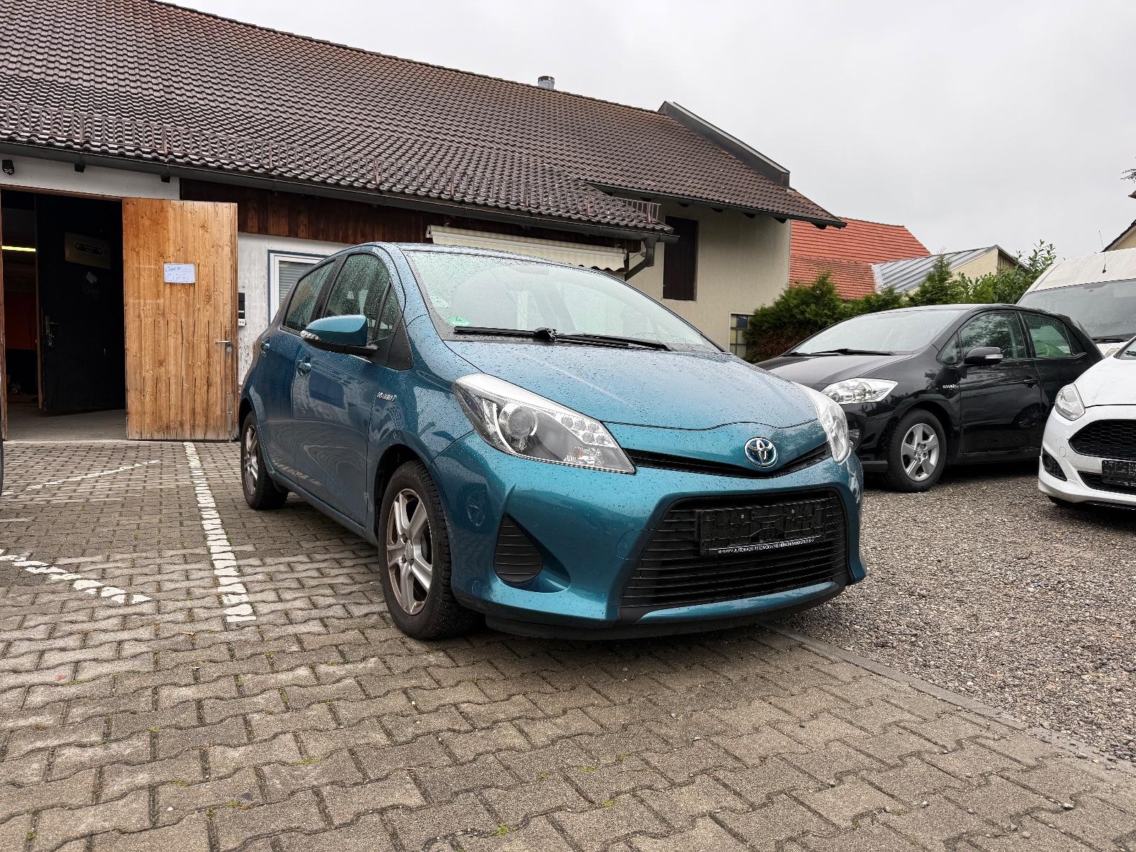 Toyota Yaris Hybrid Life-Klima-1 Hand-Scheckheft-76300k