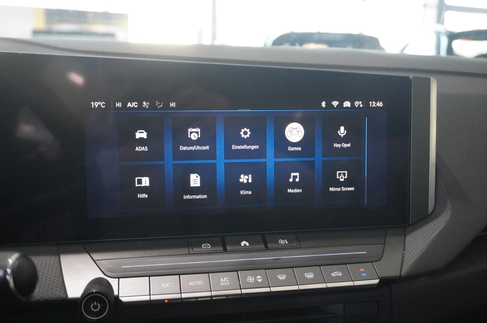 Fahrzeugabbildung Opel Astra L Lim. 1.2T ELEGANCE NAVI/LED/KAMERA/SPORT