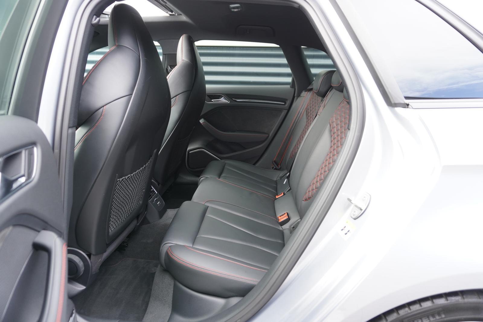 Audi RS3 QUATTRO|SPORTBACK|RS-SITZE|PANORAMA|MATRIX