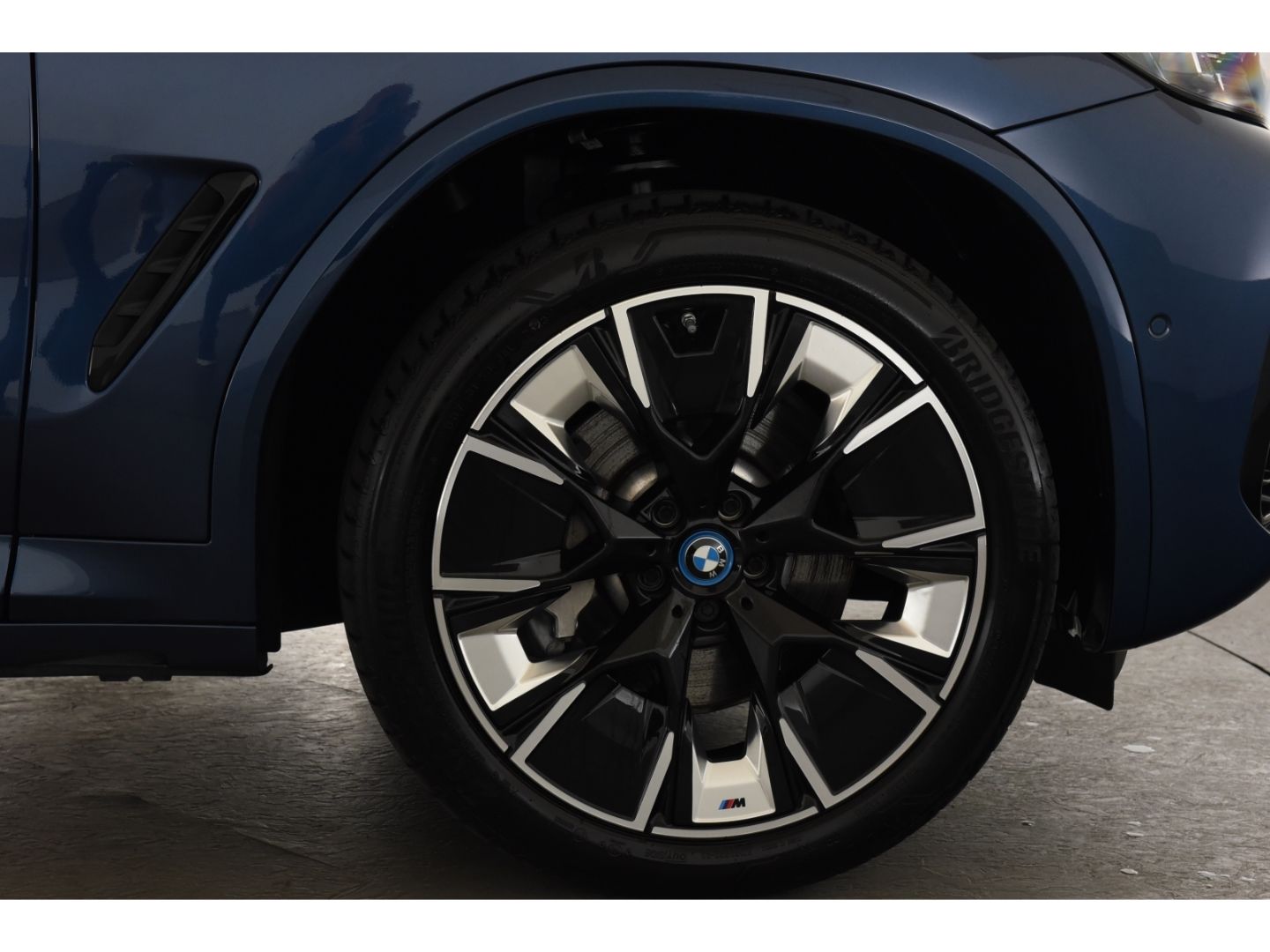 BMW iX3 Impressive M Sport Rückfahrkamera Harman Kar foto 5