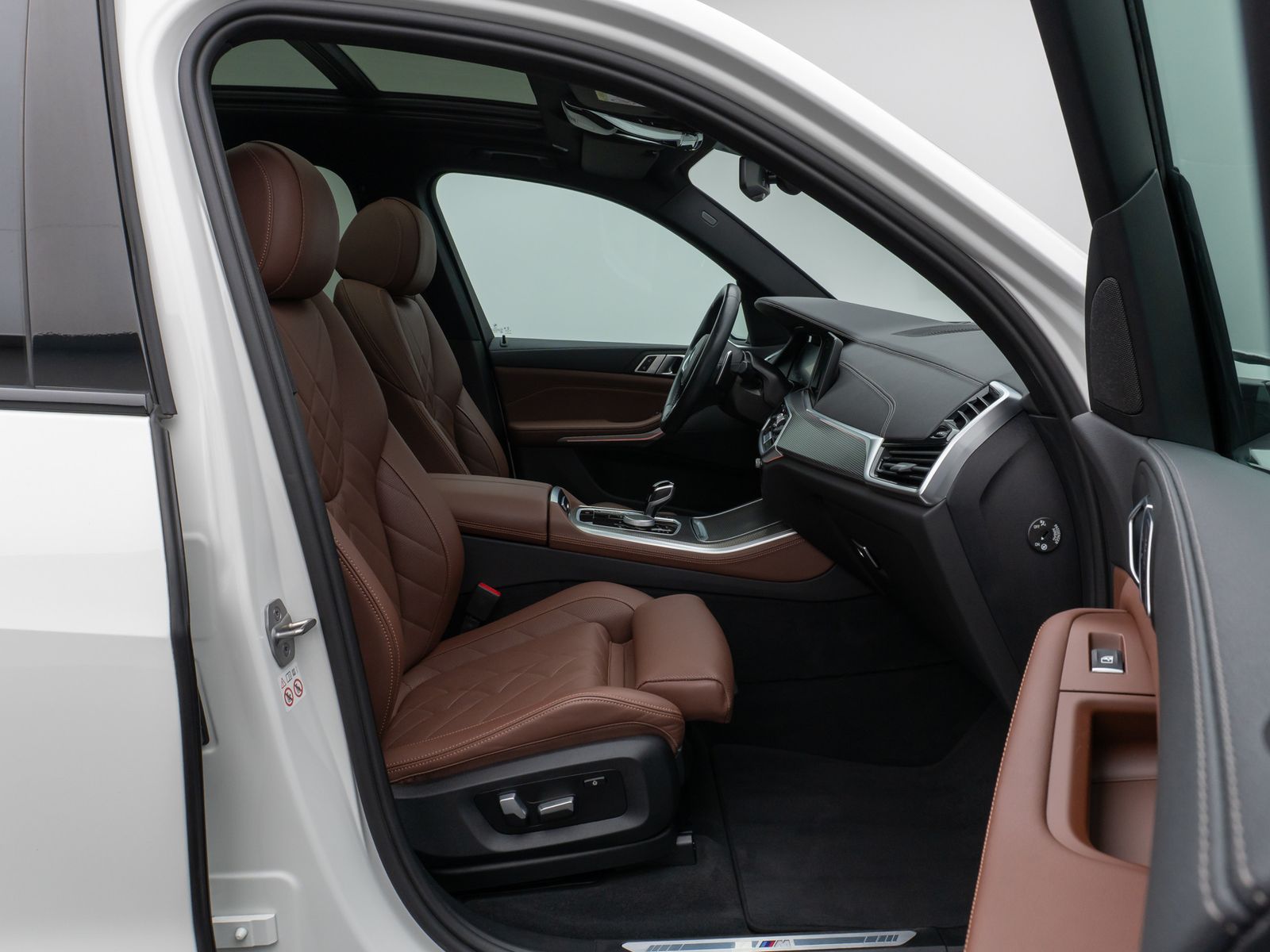 Fahrzeugabbildung BMW X5 xD30d M Sport Panoram Kamera HUD DAB HiFi 21"
