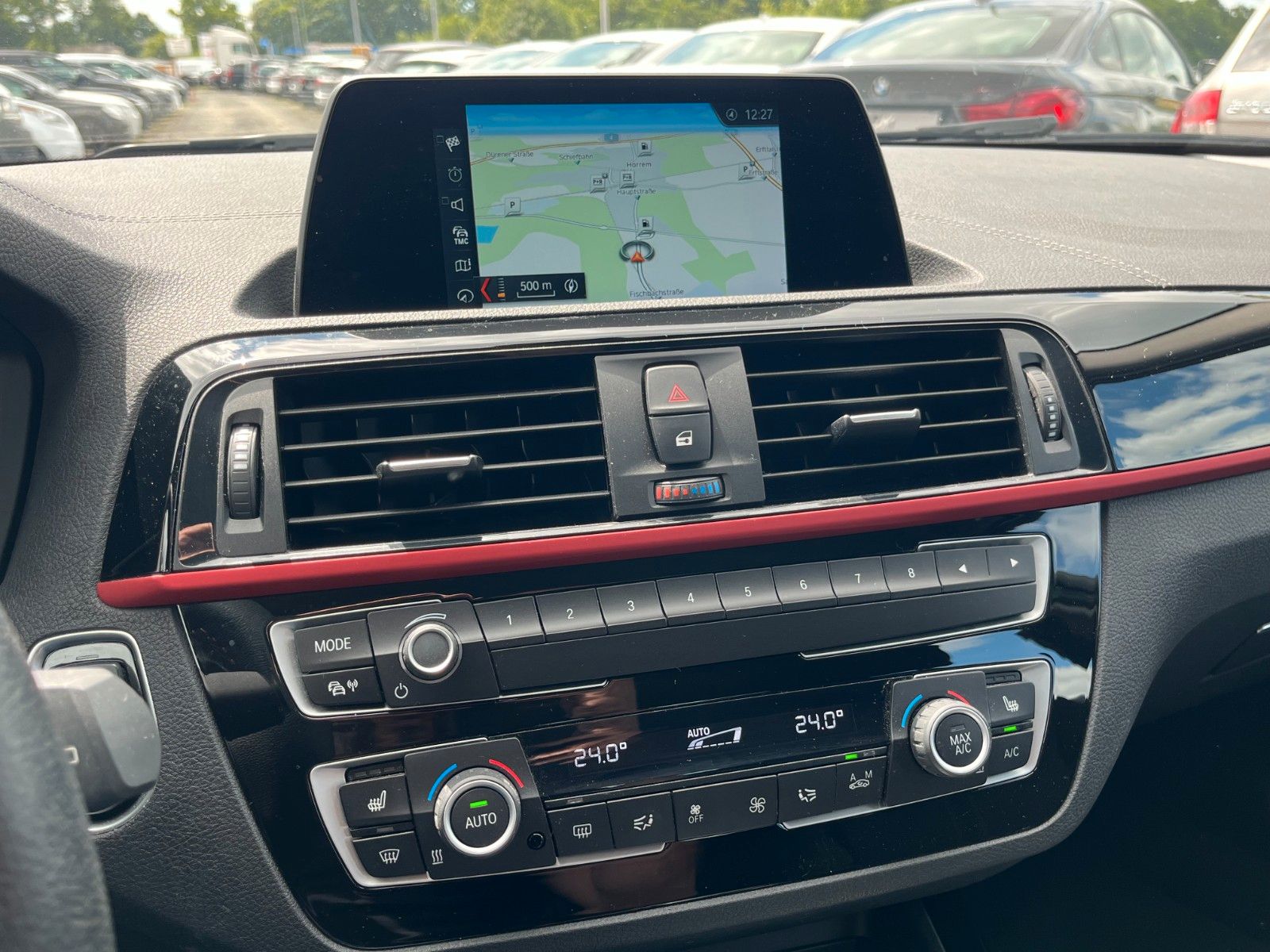 Fahrzeugabbildung BMW 120d xDrive SPORT LINE Sport-Aut Navi LED Kamera