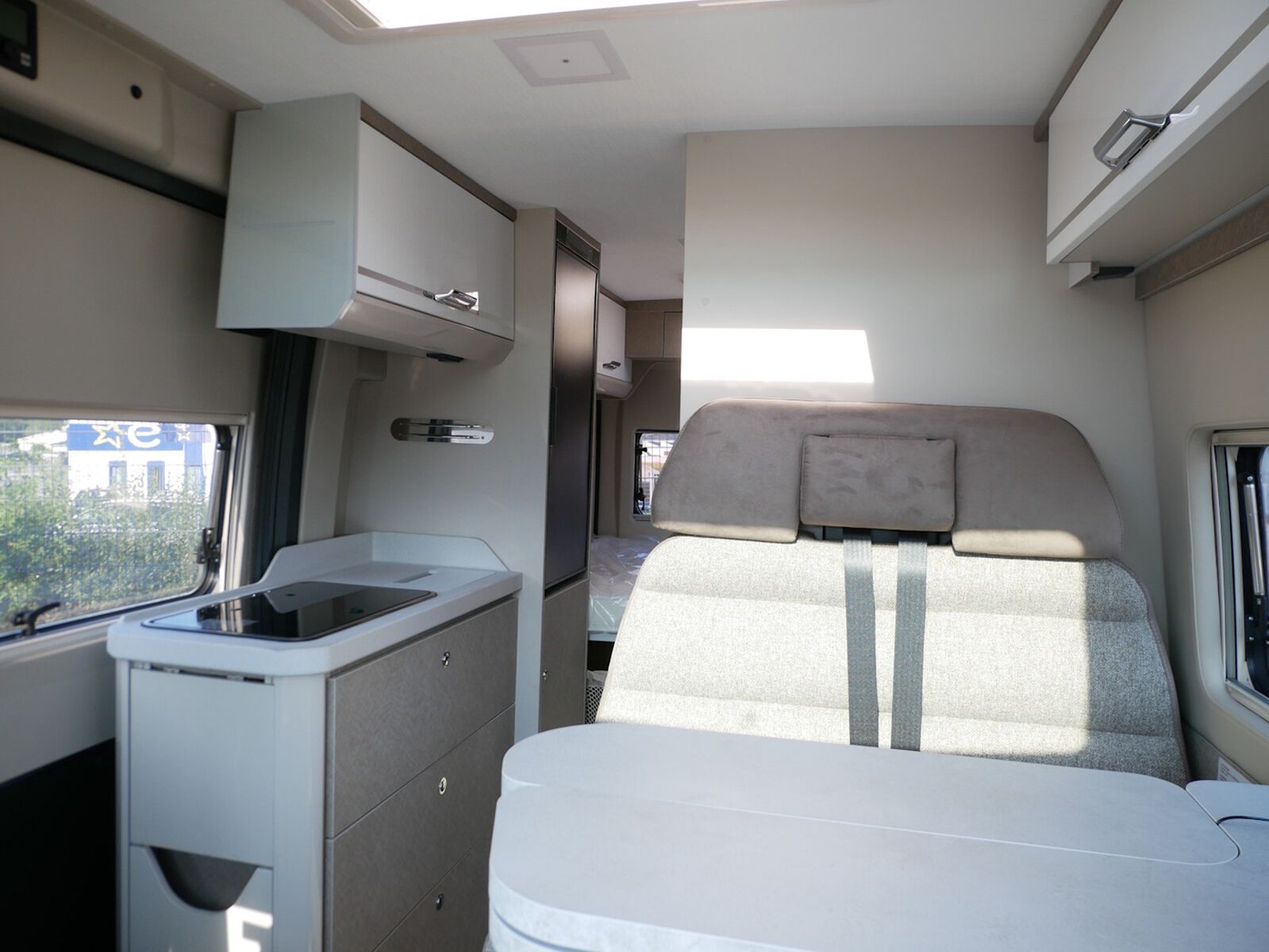 Fahrzeugabbildung Karmann Davis Lifestyle DA 590 LS Panorama + Automatik