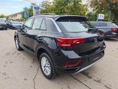 VW T-Roc Life 110PS #NAVI #APP #SHZ. VW T-Roc Life 110PS #NAVI #APP #SHZ.
