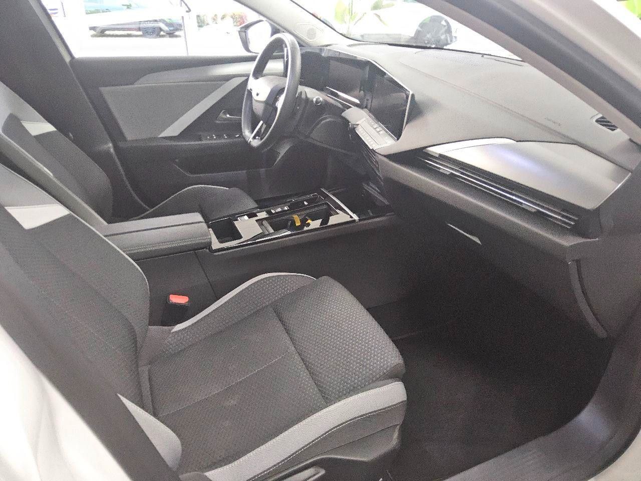 Fahrzeugabbildung Opel Astra L Lim. 1.6 HYBRID EDITION NAVI/LED/KAMERA