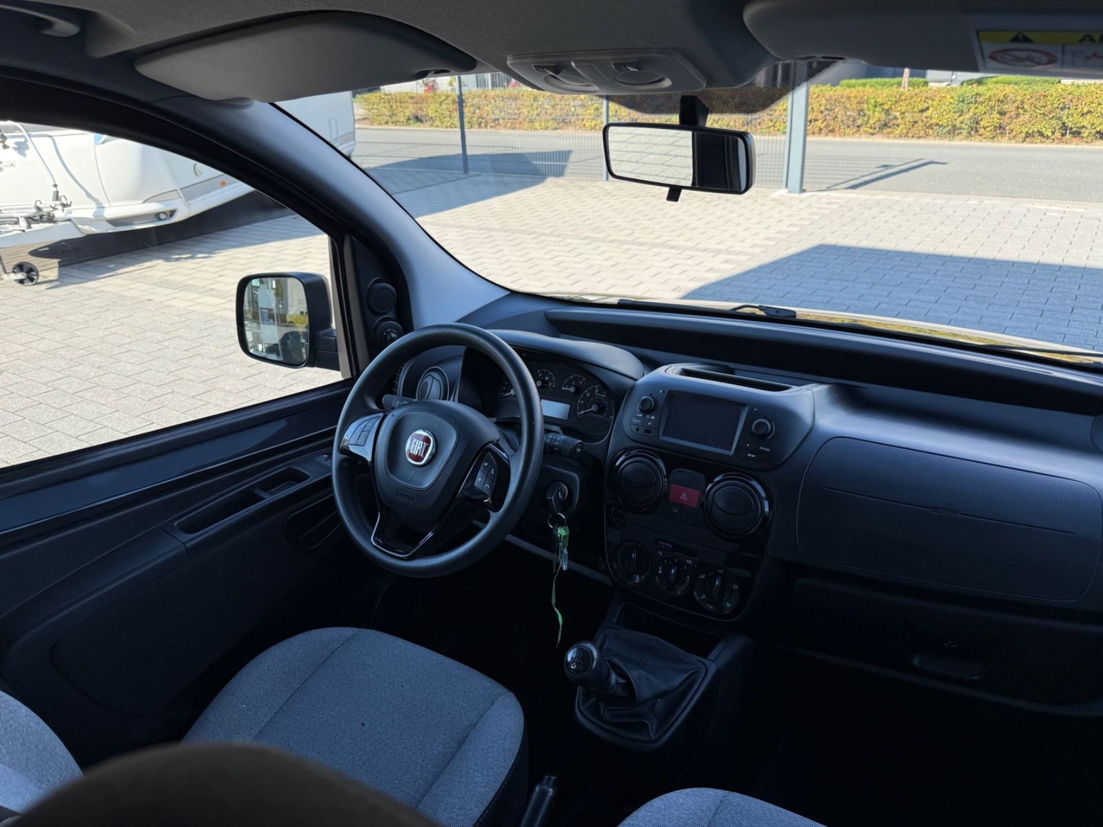 Fahrzeugabbildung Fiat Qubo Lounge KLIMAANLAGE SITZHEIZUNG PDC