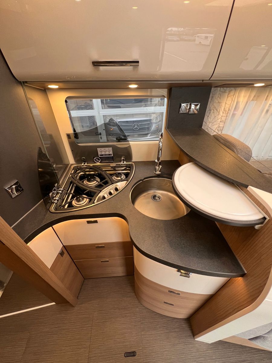 Fahrzeugabbildung Carthago C2-tourer I 145 RB-LE 4.2T Mercedes Benz