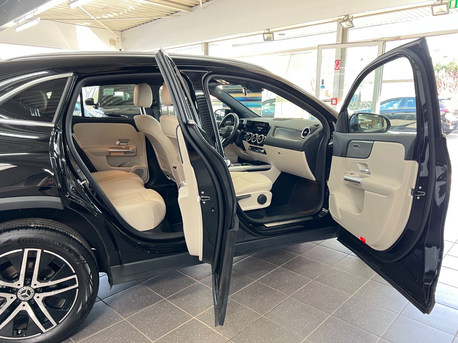 Mercedes-Benz GLA 180d Progressive Business+High End+Park Pak. foto 13
