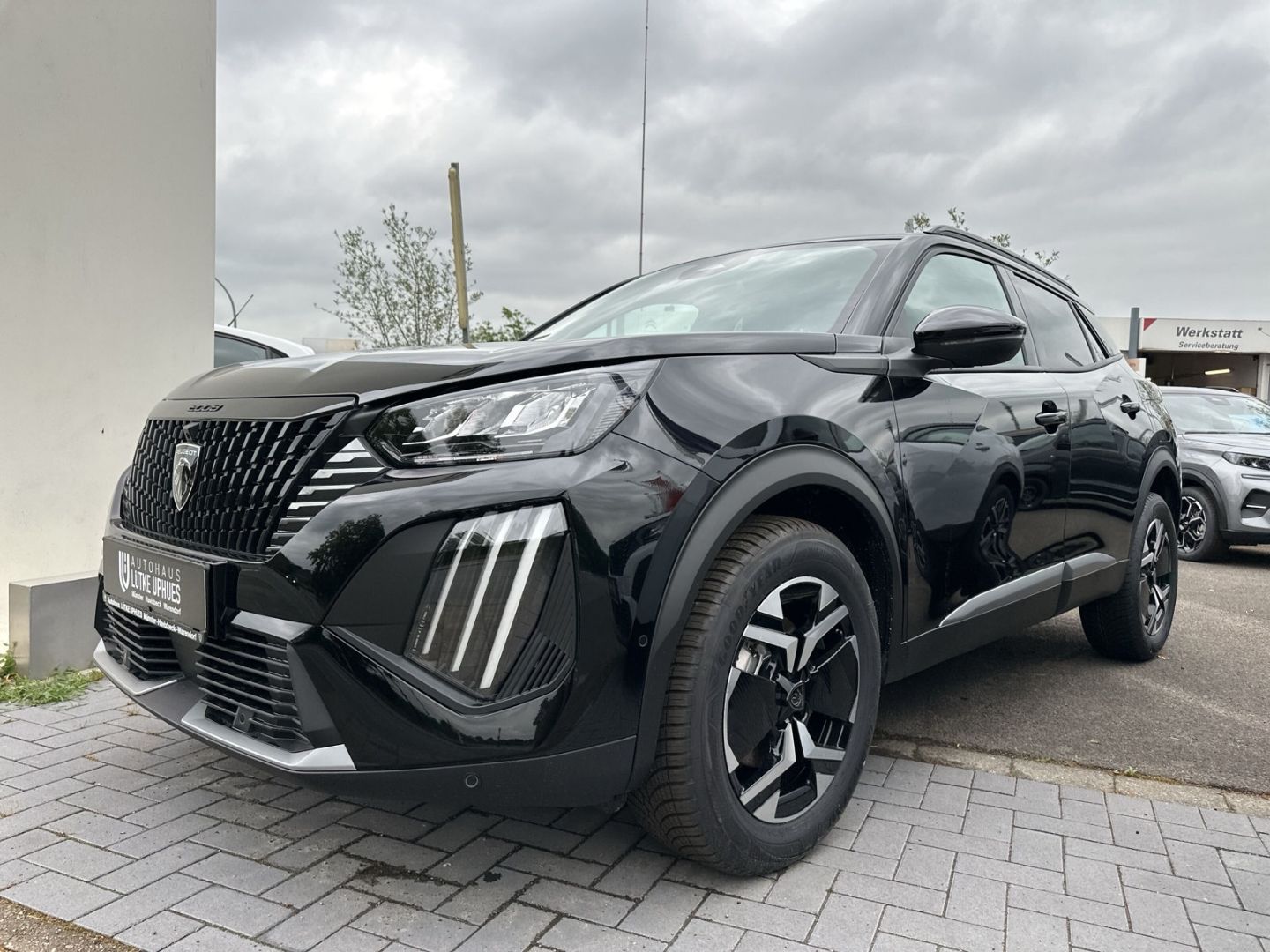 Fahrzeugabbildung Peugeot 2008 ALLURE HYBRID 145 e-DSC6 Navi LED ACC SHZ
