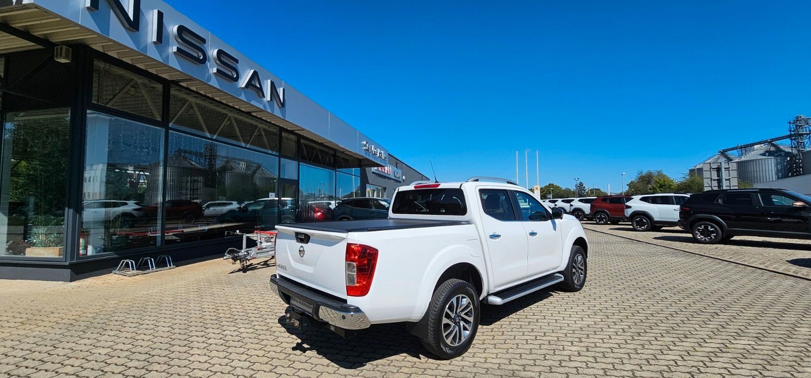 Fahrzeugabbildung Nissan Navara NP300 Tekna Double Cab 4x4