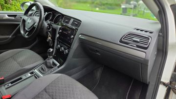 Volkswagen Golf - 10