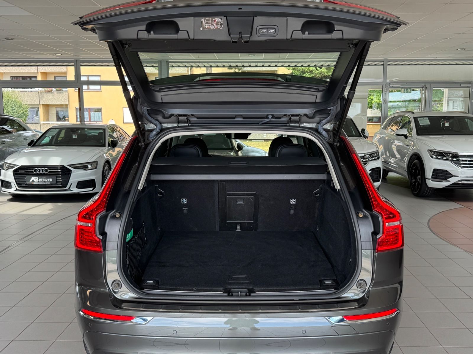 Fahrzeugabbildung Volvo XC60 Inscription Recharge/360°Cam/AHK/PANO/Navi/