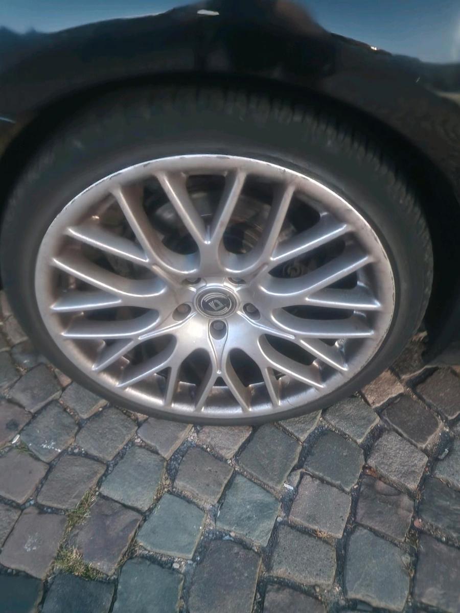 BMW 320 2012 — салон