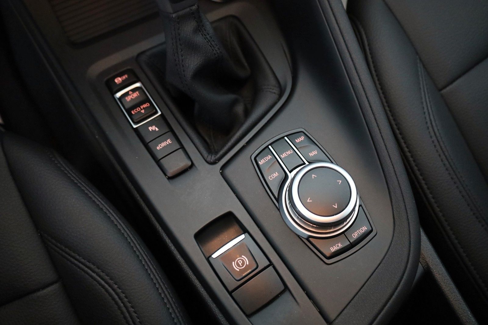 Fahrzeugabbildung BMW X1 xDrive 25e Advantage Leder,Navi,LED,Kamera,SH