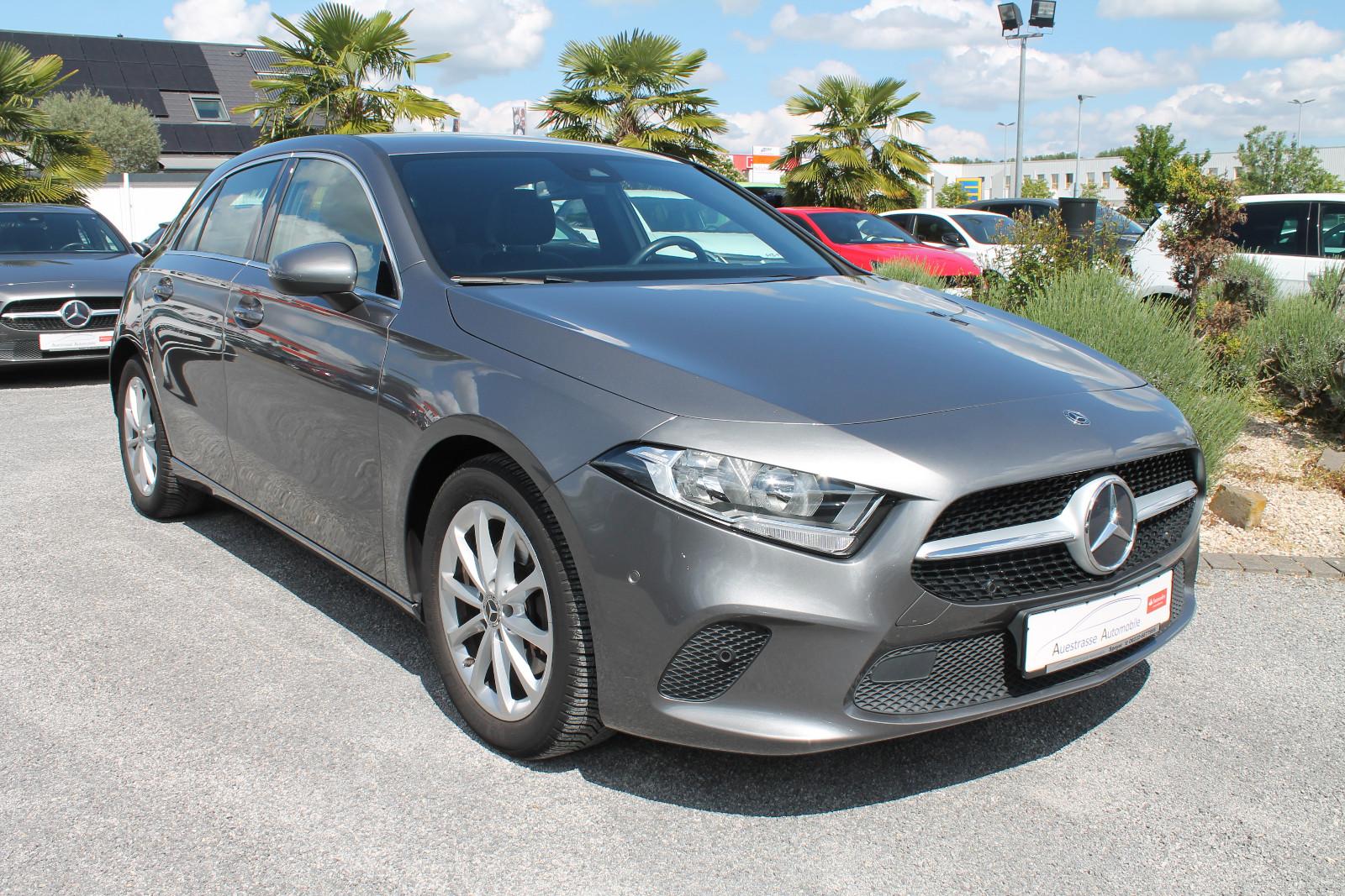 Mercedes-Benz A 200, Navi, Parkpilot, Tempomat, MBUX, SHZ