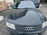 Audi A6 4.2 liter V8 - Audi A6 aus 2001: 4.2
