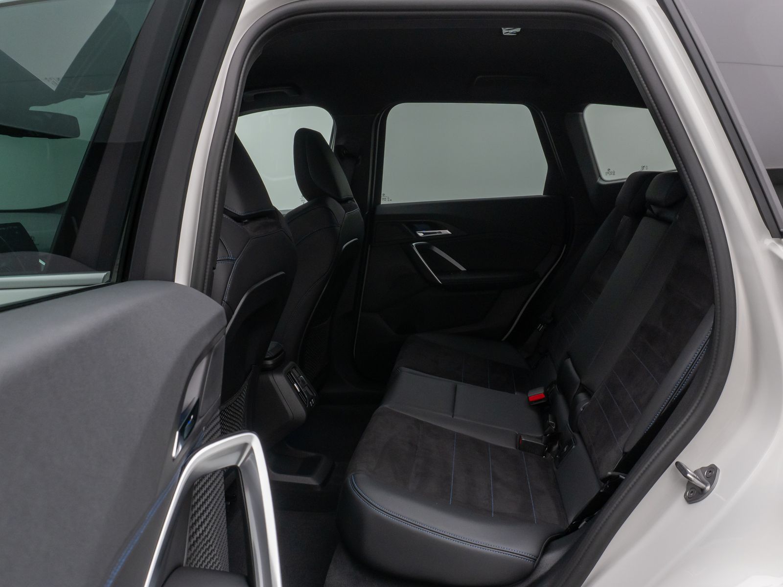 Fahrzeugabbildung BMW iX1 xD30  M Sport Kamera DAB Fernlichtassist AHK