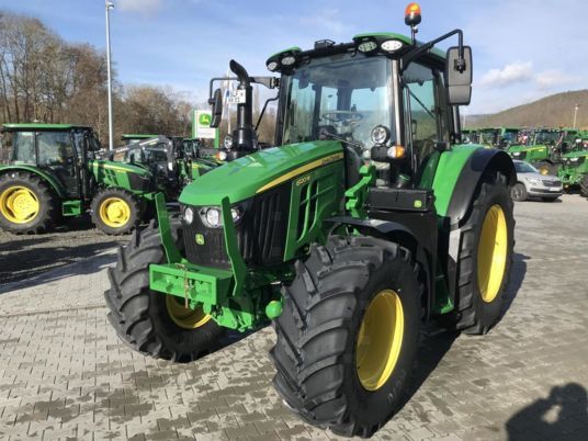 John Deere 6120M