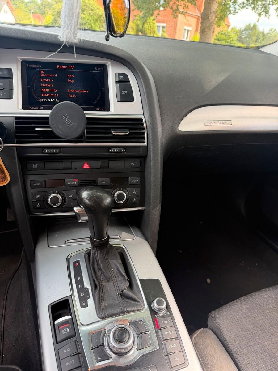 Audi Quattro 2010 — photo 7