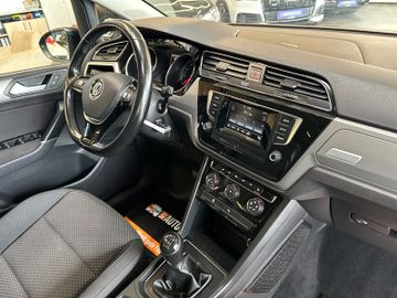 MYAUTOCENTER – Gebraucht- und Jahreswagen mit Werkstattservice in Pfaffenhofen Volkswagen Touran Comfortline BMTStart-Stopp *Pano*AHK*