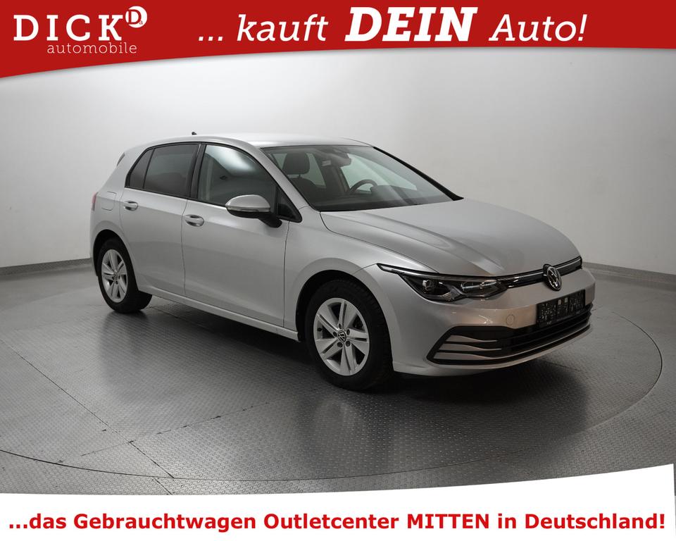 Volkswagen Golf VIII 15eTSI Life VIRTUNAVLEDSHZAHKACC 2022