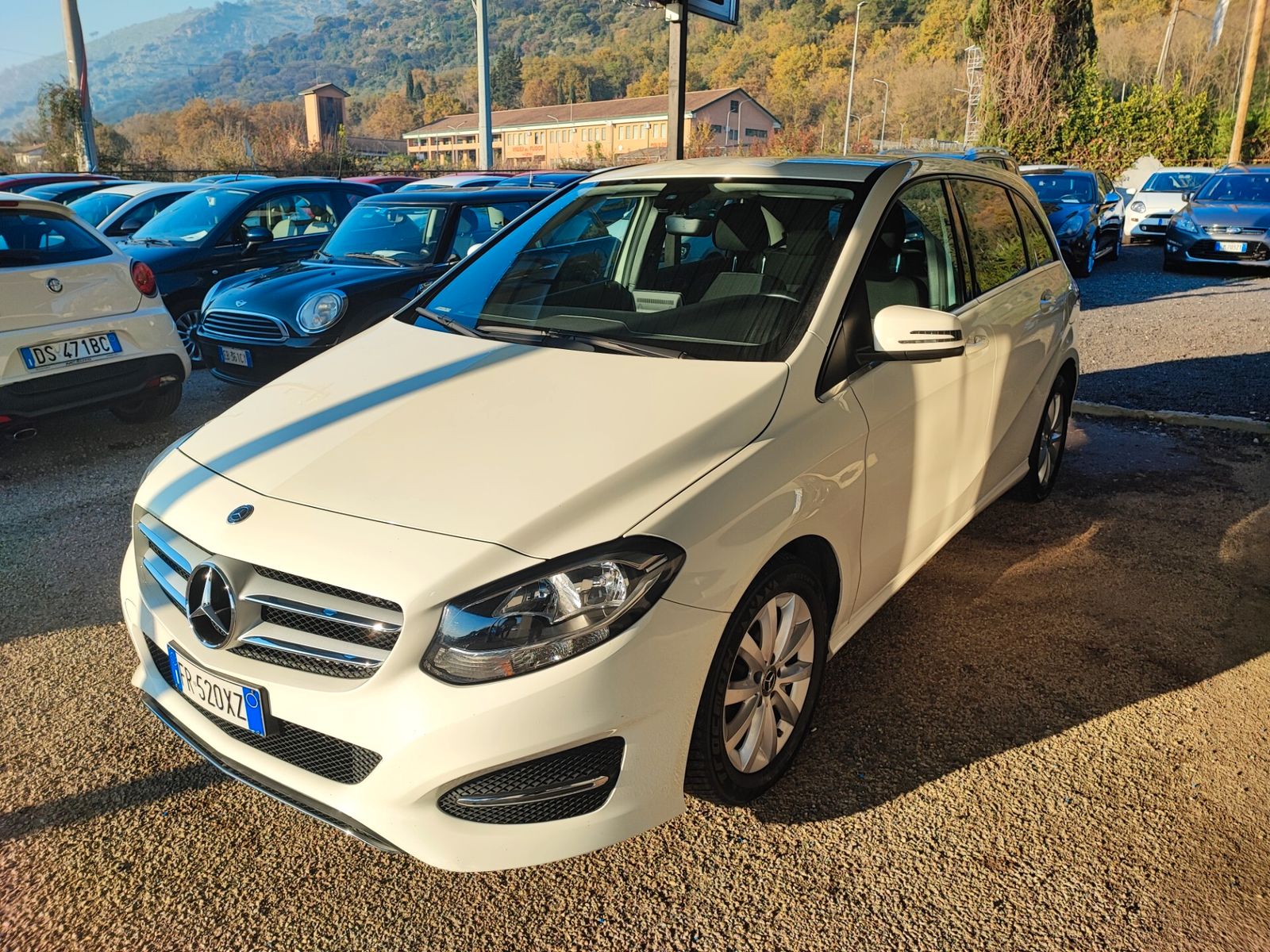 MERCEDES-BENZ B 180