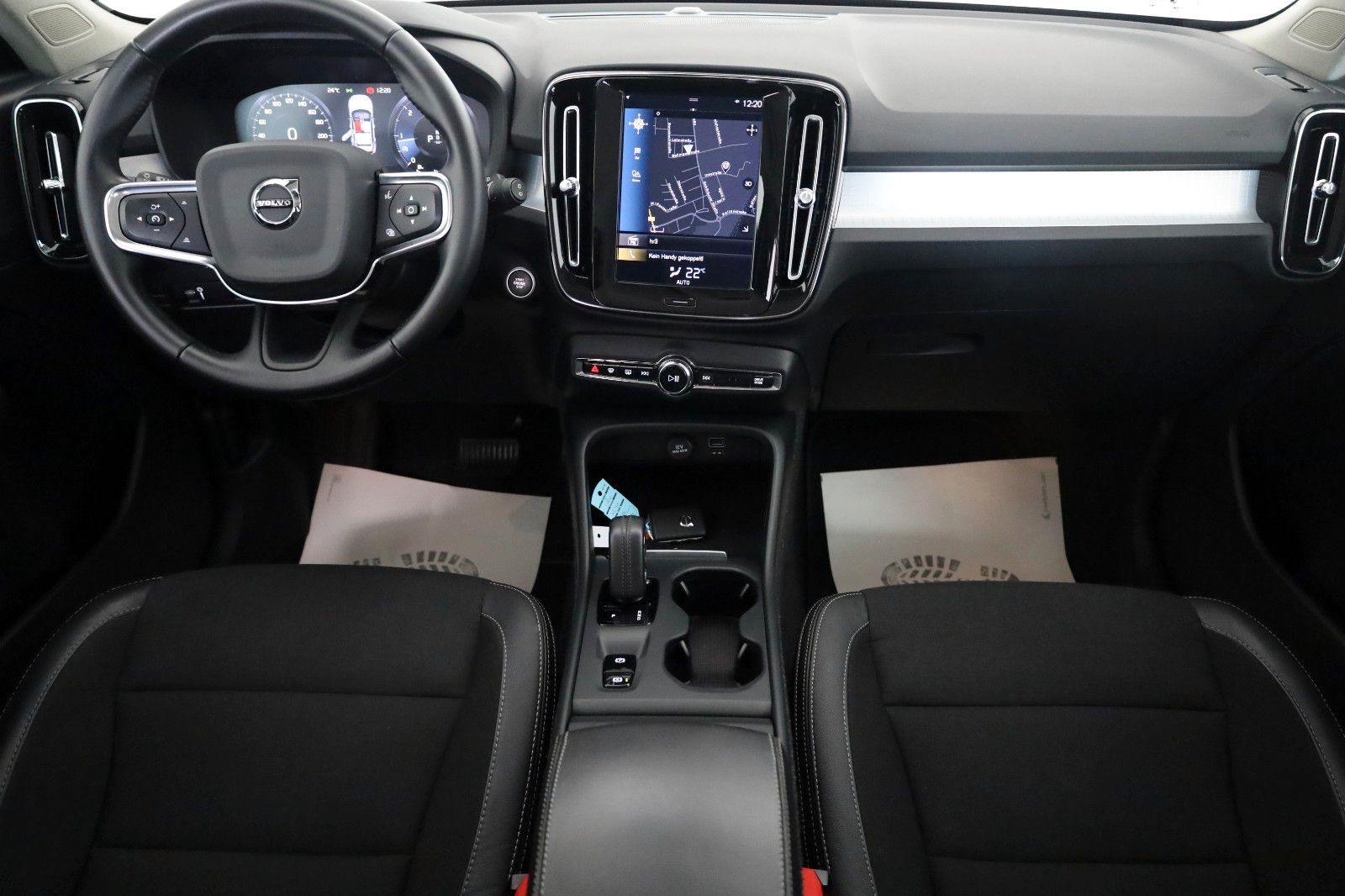 Fahrzeugabbildung Volvo XC40 Momentum Pro,T.Leder,Navi,LED,Kamera,