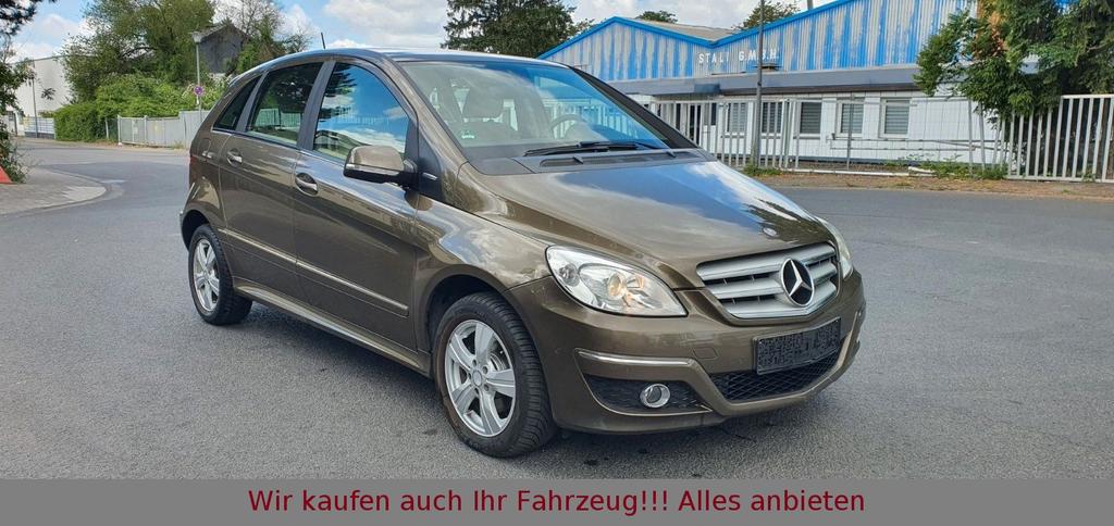 Mercedes-Benz B 180