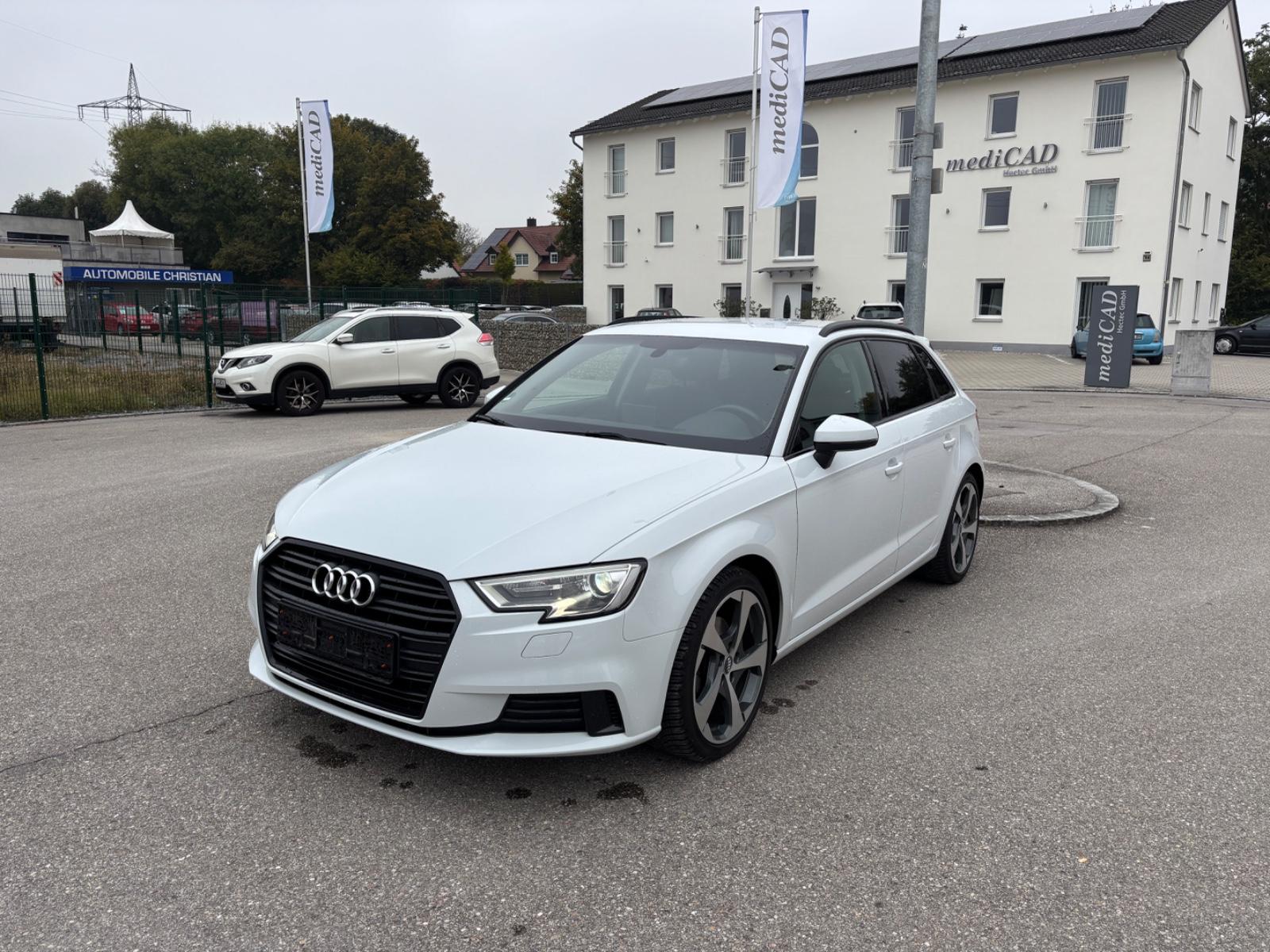 Audi A3 1.5 TFSI Sportback Sport/AHK/Optik schwarz