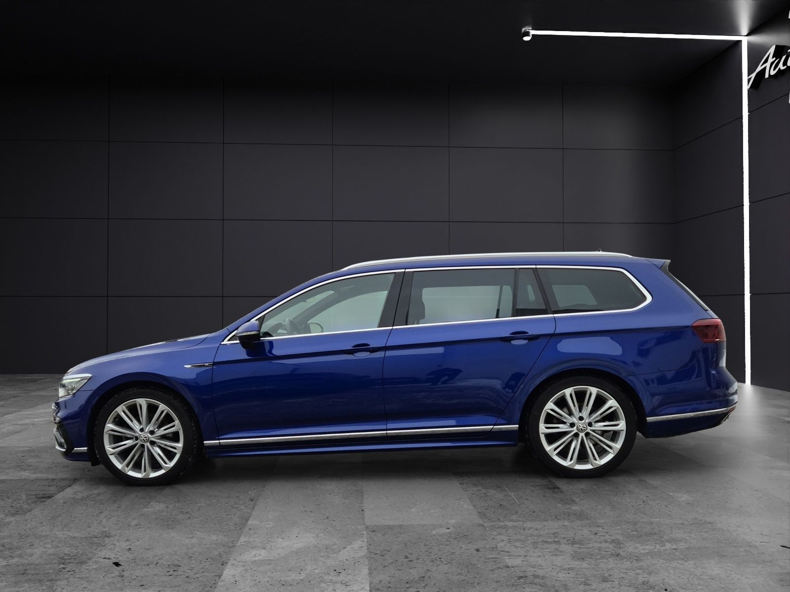 Fahrzeugabbildung Volkswagen Passat Variant TDI R-Line DSG 4Mo Standhzg Matri