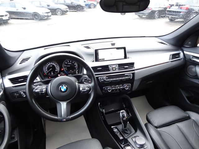 Fahrzeugabbildung BMW X1 xDrive 20i M-Sport/HUD/Pano/Kam/AHK/Navi/
