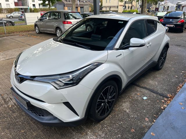 Fahrzeugabbildung Toyota C-HR Hybrid Team D+Kamera+Navi+LED+BT+PDC+SHZ+BC