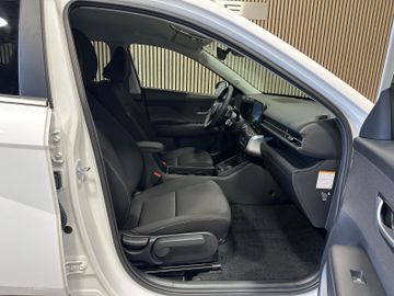 Hyundai KONA - 10