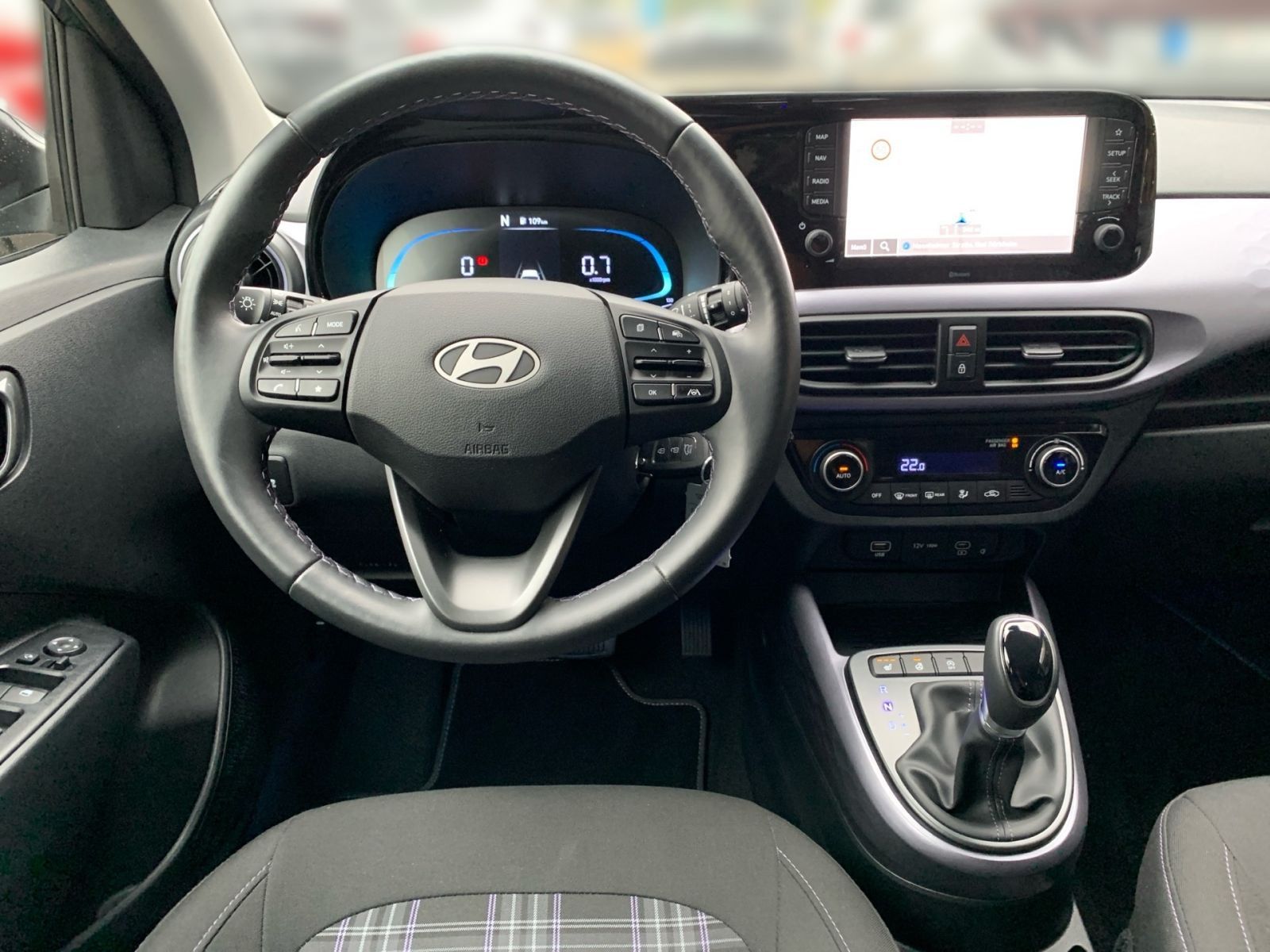 Fahrzeugabbildung Hyundai i10 1.2 Prime Automatik Navi Allwetter