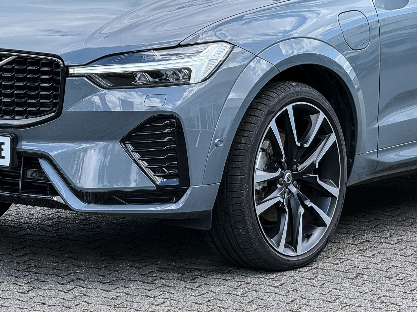 Volvo XC60 Ultimate Dark Recharge Plug-In Hybrid AWD T imagem 3