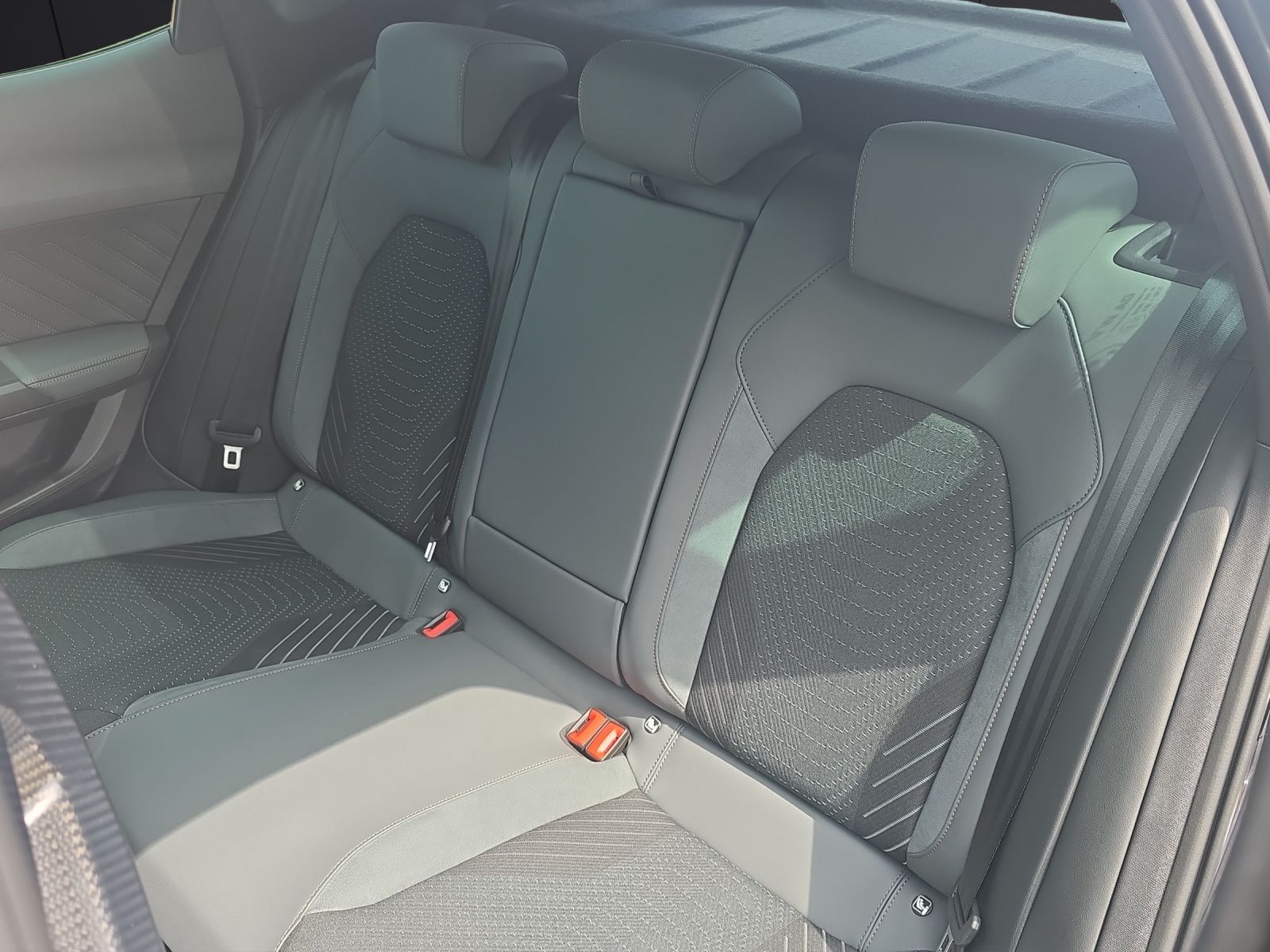 Fahrzeugabbildung CUPRA Formentor VZ5 MATRIX KESSY PANORAMADACH