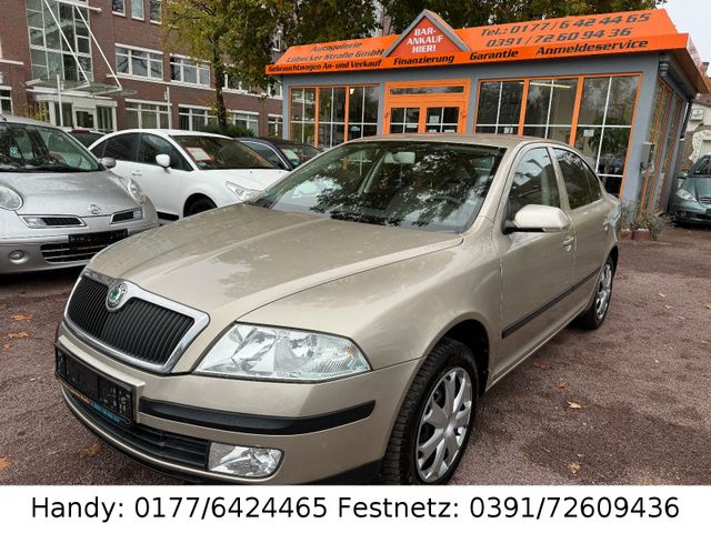 Skoda Octavia 1.6 KLIMAAUTOMATIK/SHZ/PDC/AHK/