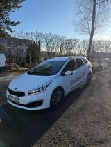 Kia cee'd / Ceed 1.0 T-GDI Dream-Team Edition  - Kia cee'd / Ceed in Solingen