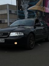 Audi A4 1.8 Avant - - Audi A4 aus 1999: Kombi