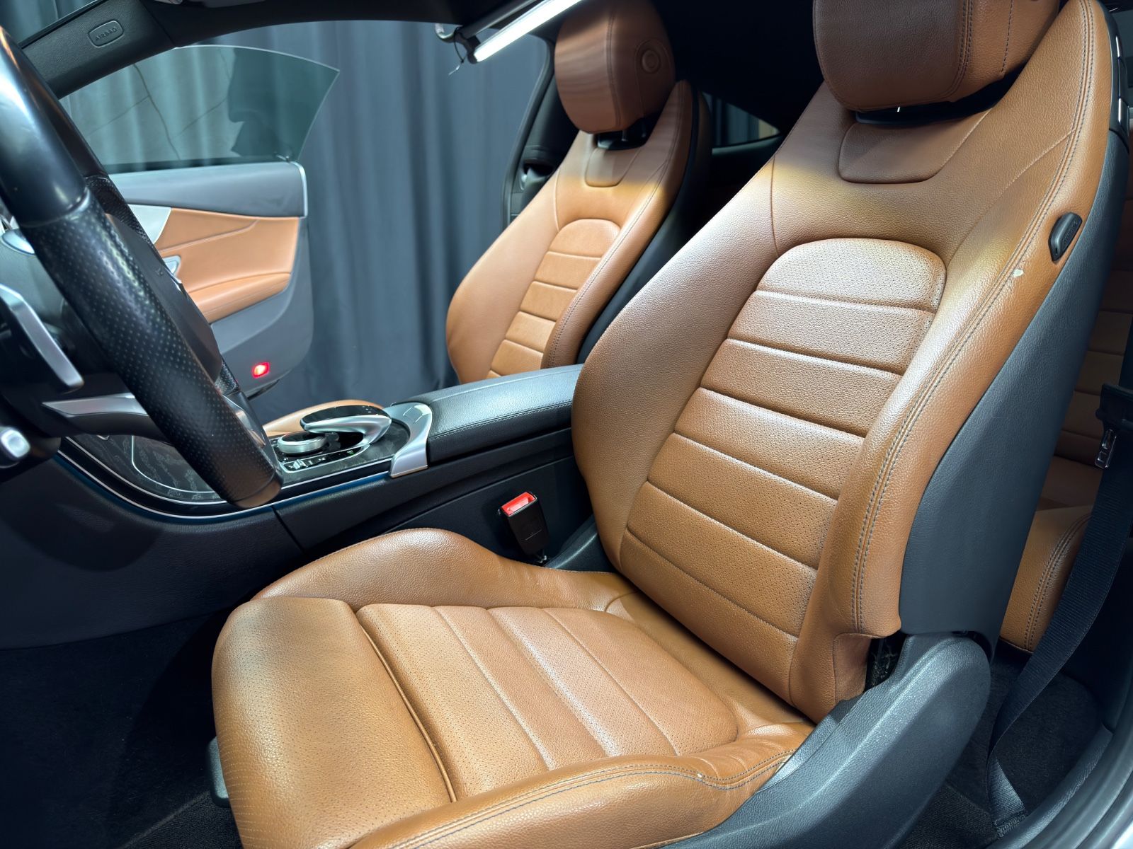 Fahrzeugabbildung Mercedes-Benz C250 Coupe|AMG-LINE|19 ZOLL|ILS-LED|NAVI|AUTOMAT