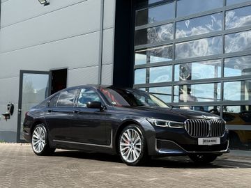 BMW 740 - 4