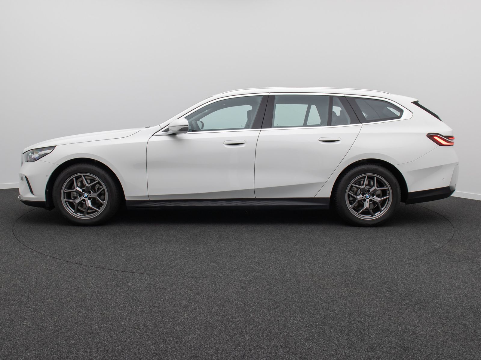 Fahrzeugabbildung BMW 520d Kamera DAB Leder LED Alarm Sport 18Zoll