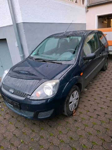 Ford Fiesta mit tüv 05 . 2025