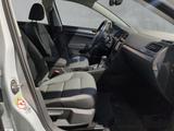 Volkswagen Golf VII e-Golf NAVI+KLIMAANLAGE+AUTO-HOLD - mit Elektro-Antrieb: Weiß