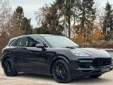 Porsche Cayenne Turbo 1 Hand ROT/Sportaufpuff,Alcantara - gebrauchte Porsche Cayenne aus dem Jahr 2019
