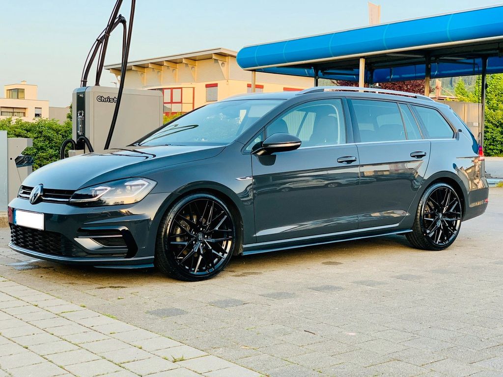 Image of Volkswagen Golf