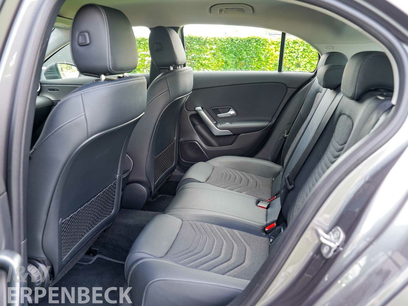 Fahrzeugabbildung Mercedes-Benz A 200 Progressive AHK MBUX Kamera Totwinkel SHZ